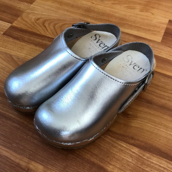 little girls clogs